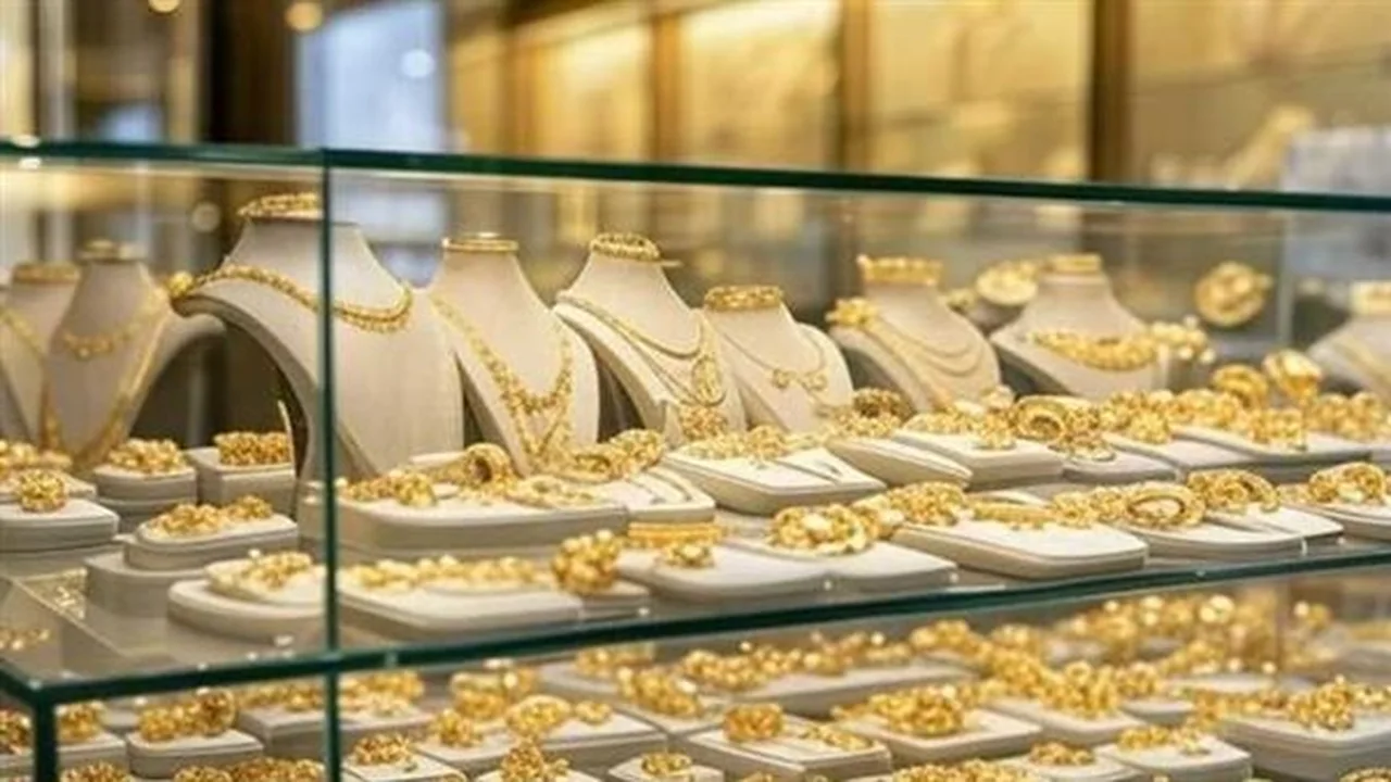 تغيرات جديدة تطرأ على سعر الذهب عالمياً في تعاملات الأحد 15 مارس